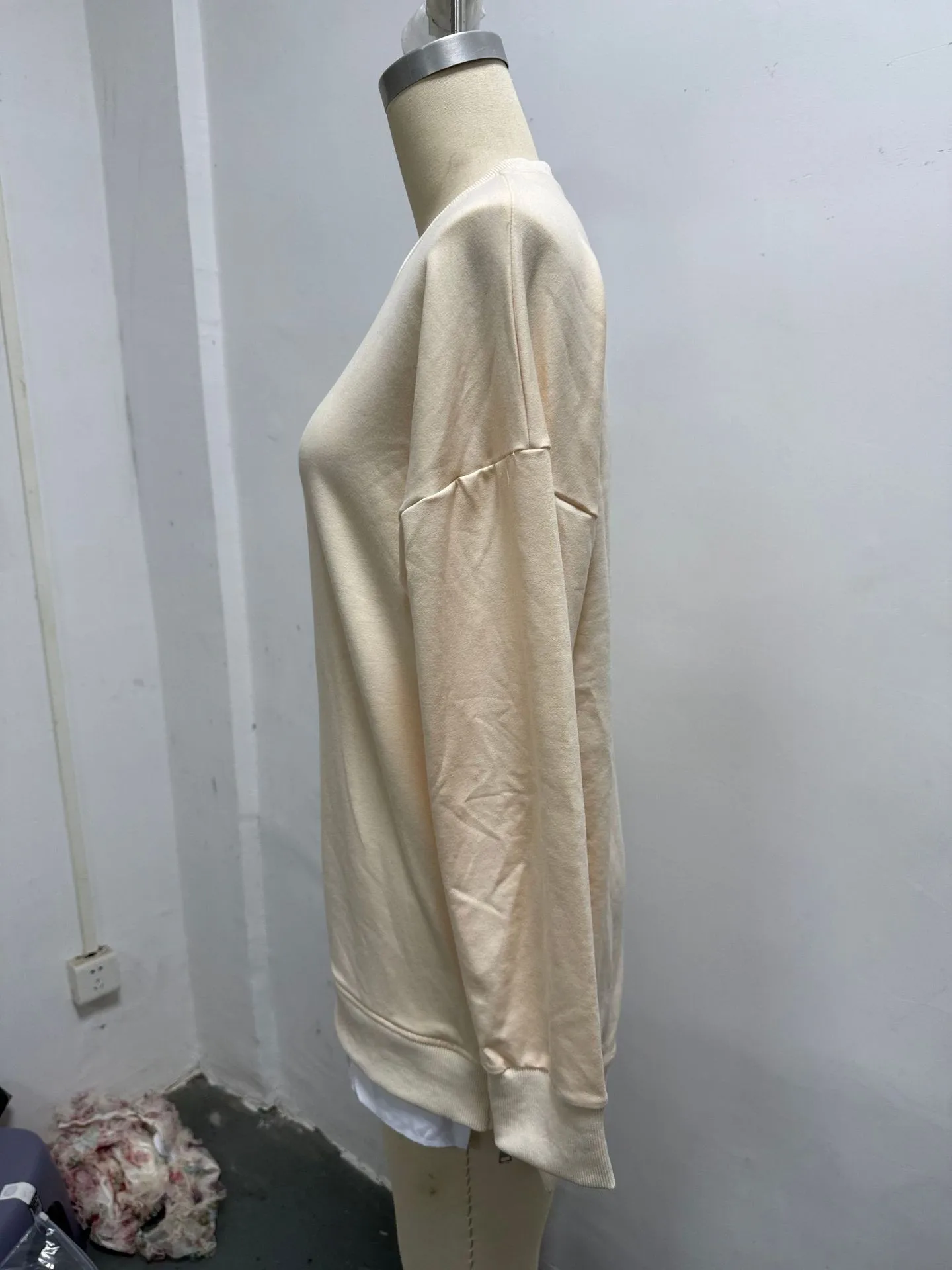 Style Pullover Hoodie Regular Fit Commute Style with Round Neck Asymmetrical No Hood Standard Length Single Women Sweatshirt