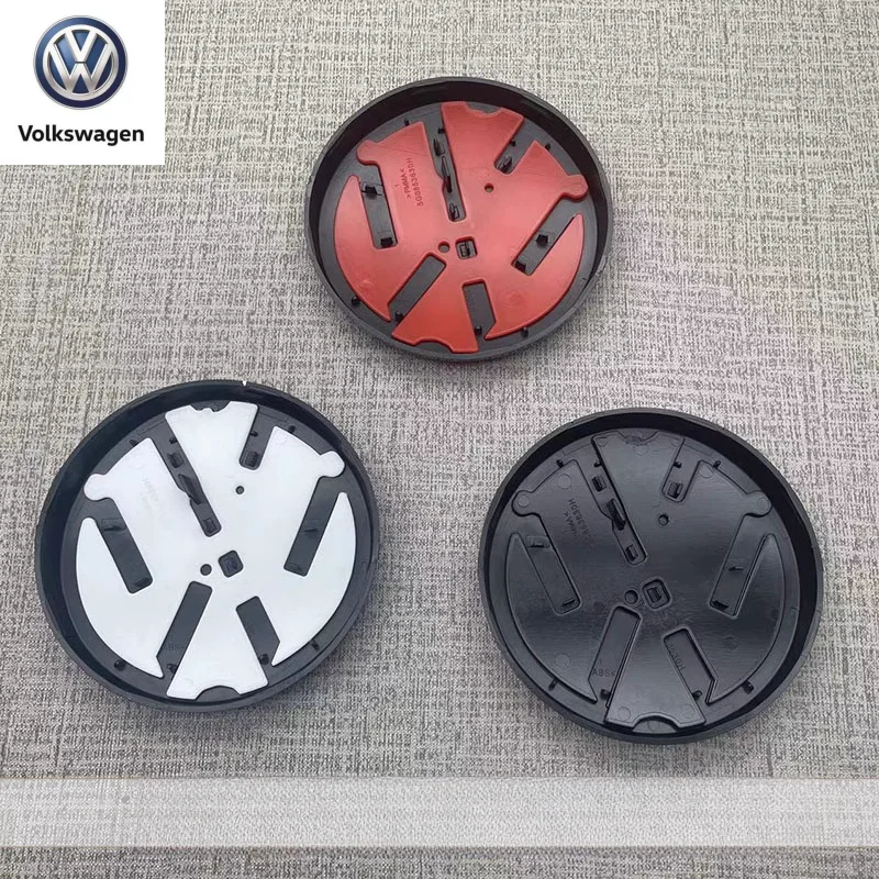 Volkswagen 2014-2020 Volkswagen Golf 7/7.5/MK7/MK7.5, aangepast met zwart, witte en rode staartlogo's als vervangers