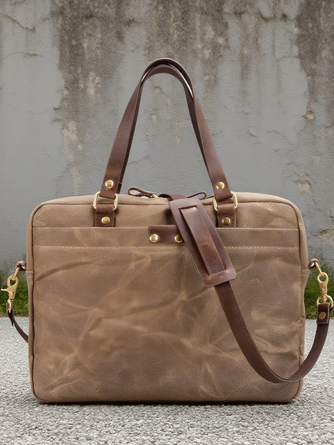 

Retro Thickened Oil Wax Canvas Men's Briefcase Fashionable Handbag Shoulder Bag for Business 15.6 Inch Laptop Bag