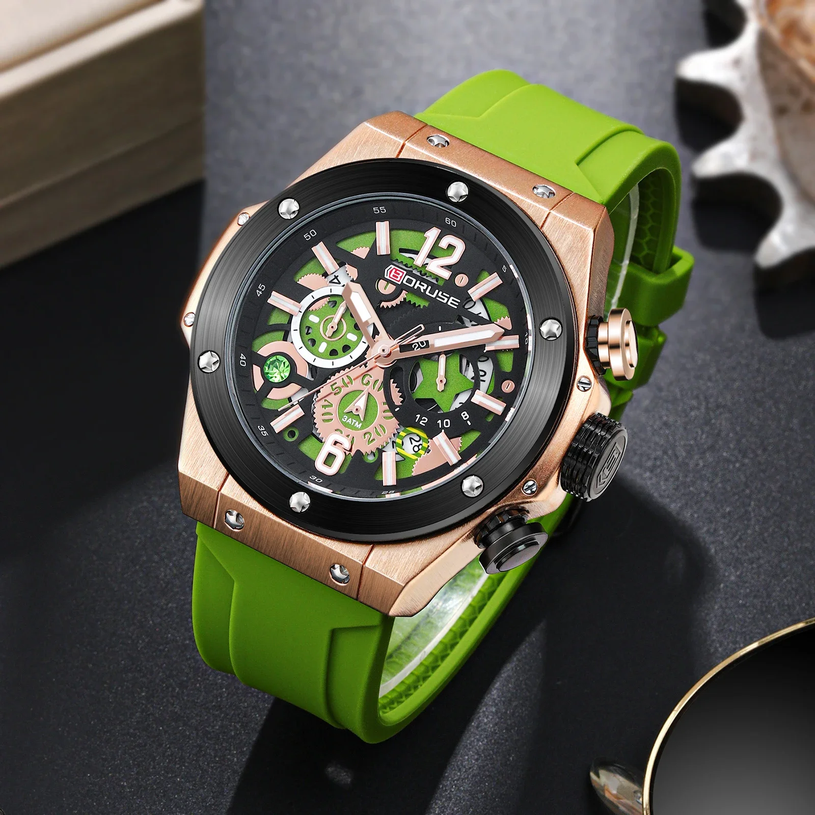 BORUSE 2 قطعة/مجموعة ساعة عصرية للرجال ساعة تاريخ تناظرية وقلادة حزام سيليكون أخضر قرص دائري للرجال أفضل خيار