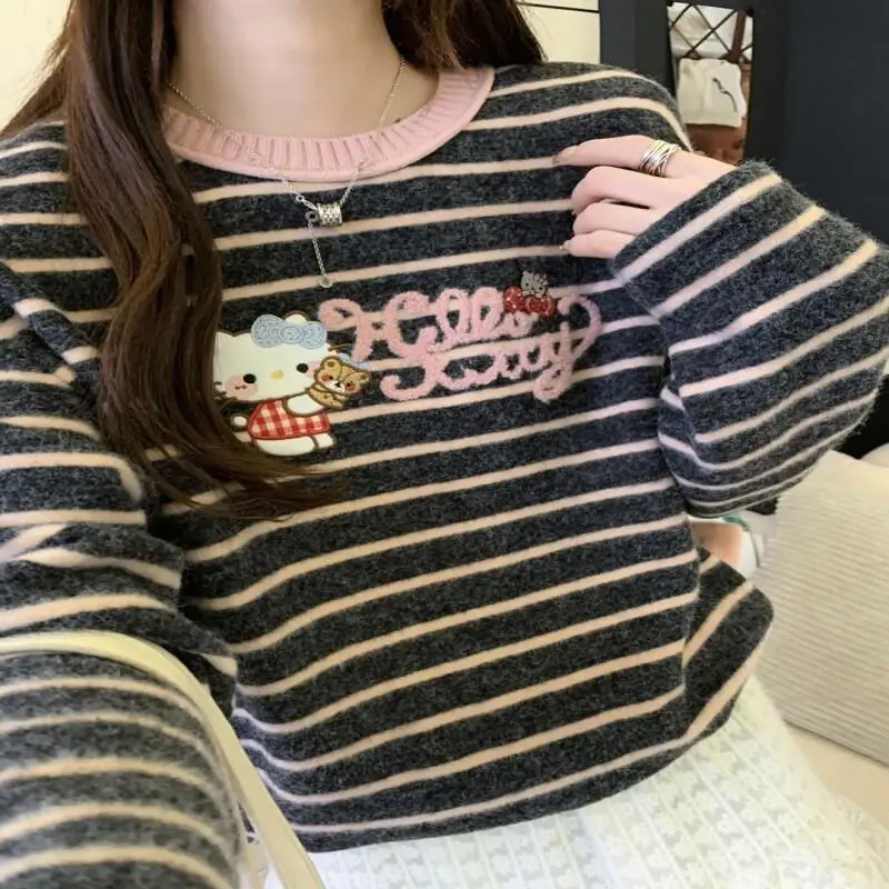 

Новая модная футболка Sanrio Hello Kitty с вышивкой, универсальная, для отдыха, элегантная, легкая, осенне-зимний стиль, для стройных фигур