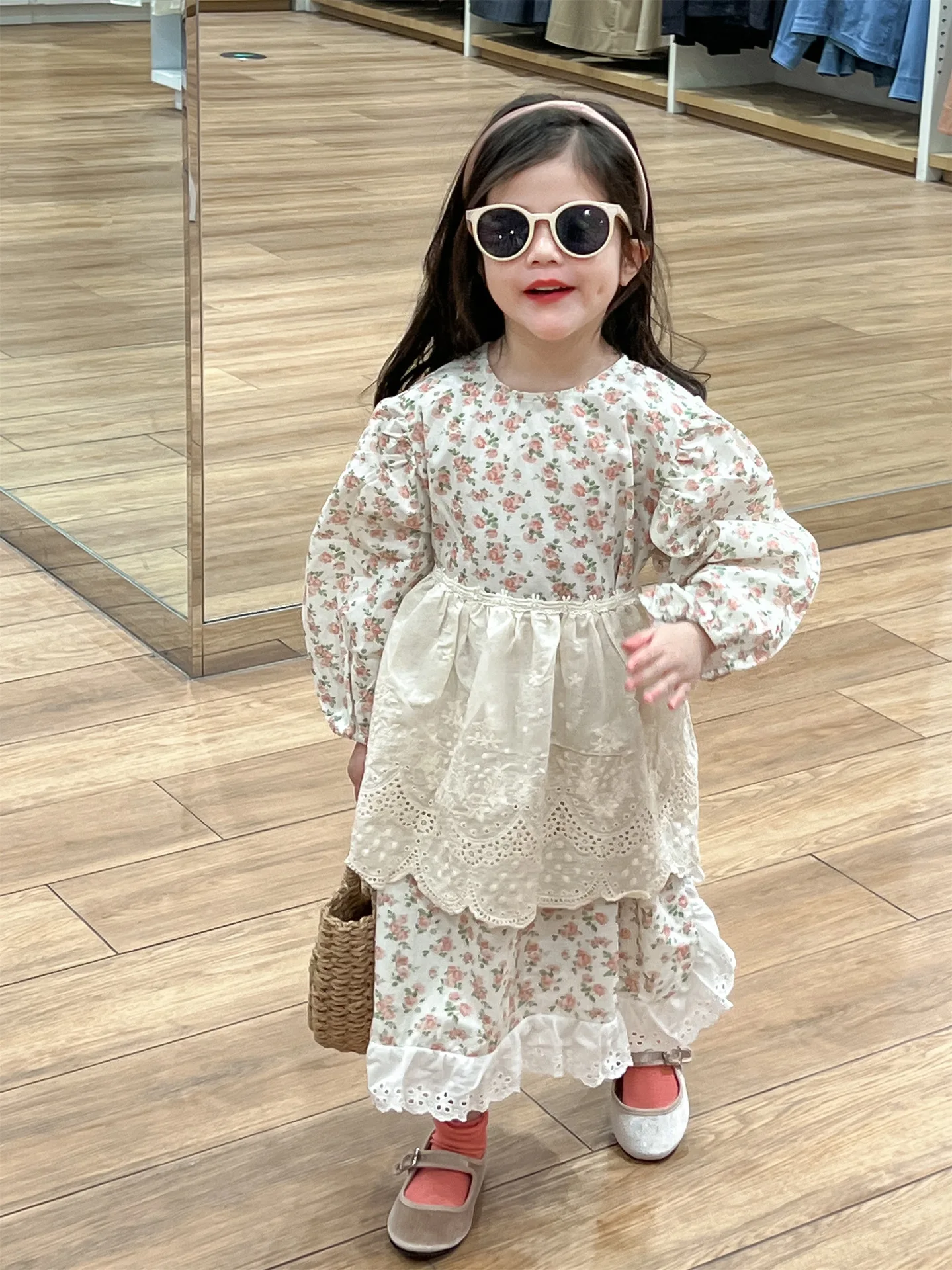 فستان بناتي 2025 فستان ربيعي للفتيات على الطراز الريفي دانتيل وزهرة مجزأة فستان طويل دانتيل الأميرة المئزر