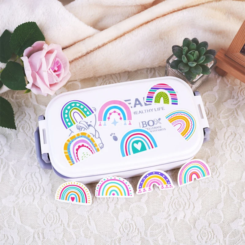 50 قطعة من ملصقات قوس قزح اللطيفة بألوان قوس قزح المقاومة للماء من الفينيل لزجاجات المياه وكوب الأمتعة والكمبيوتر المحمول