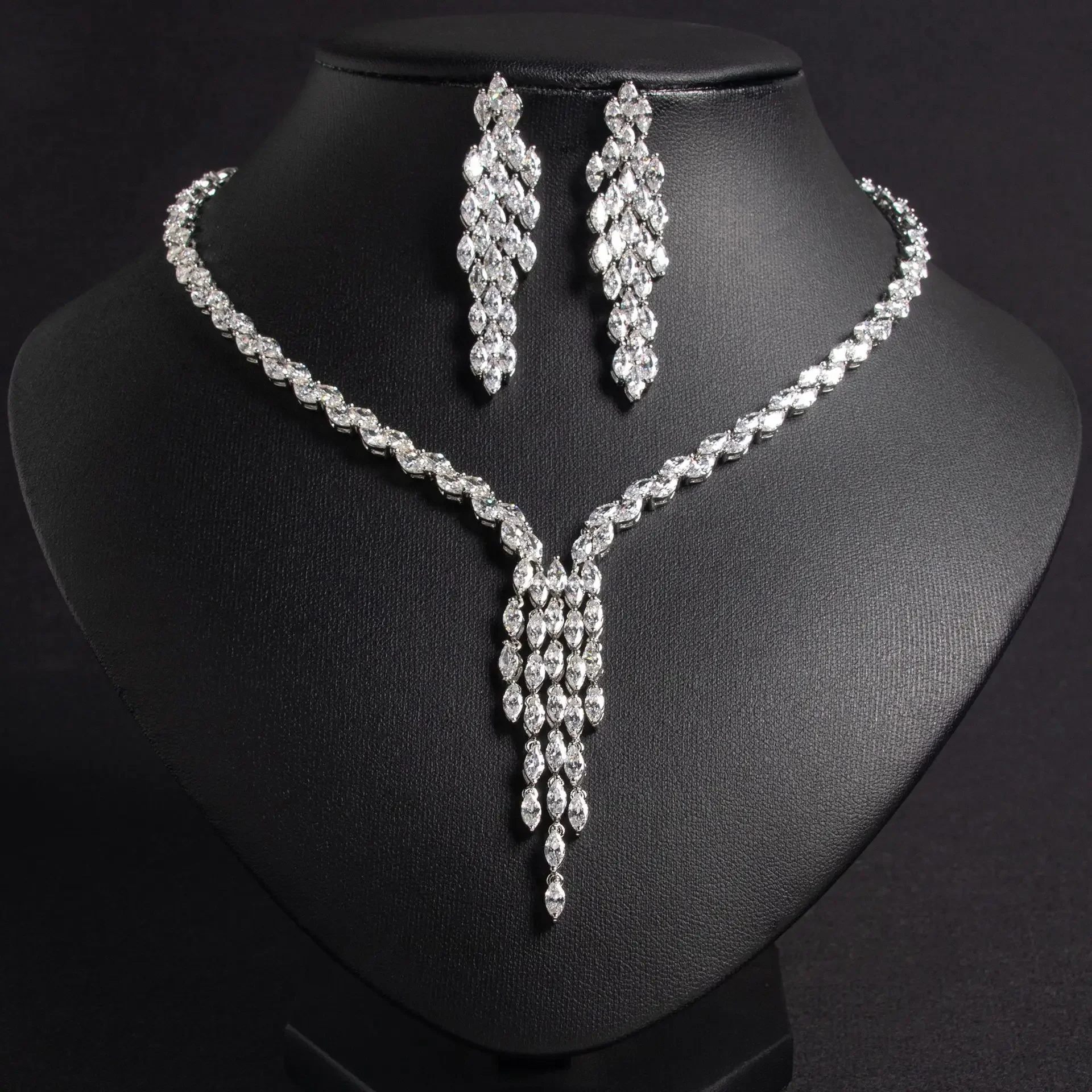 Silver Zircon Pavé Necklace | Dazzling Gemstone Brilliance | Luxury Gift for Gala/Wedding/Birthday