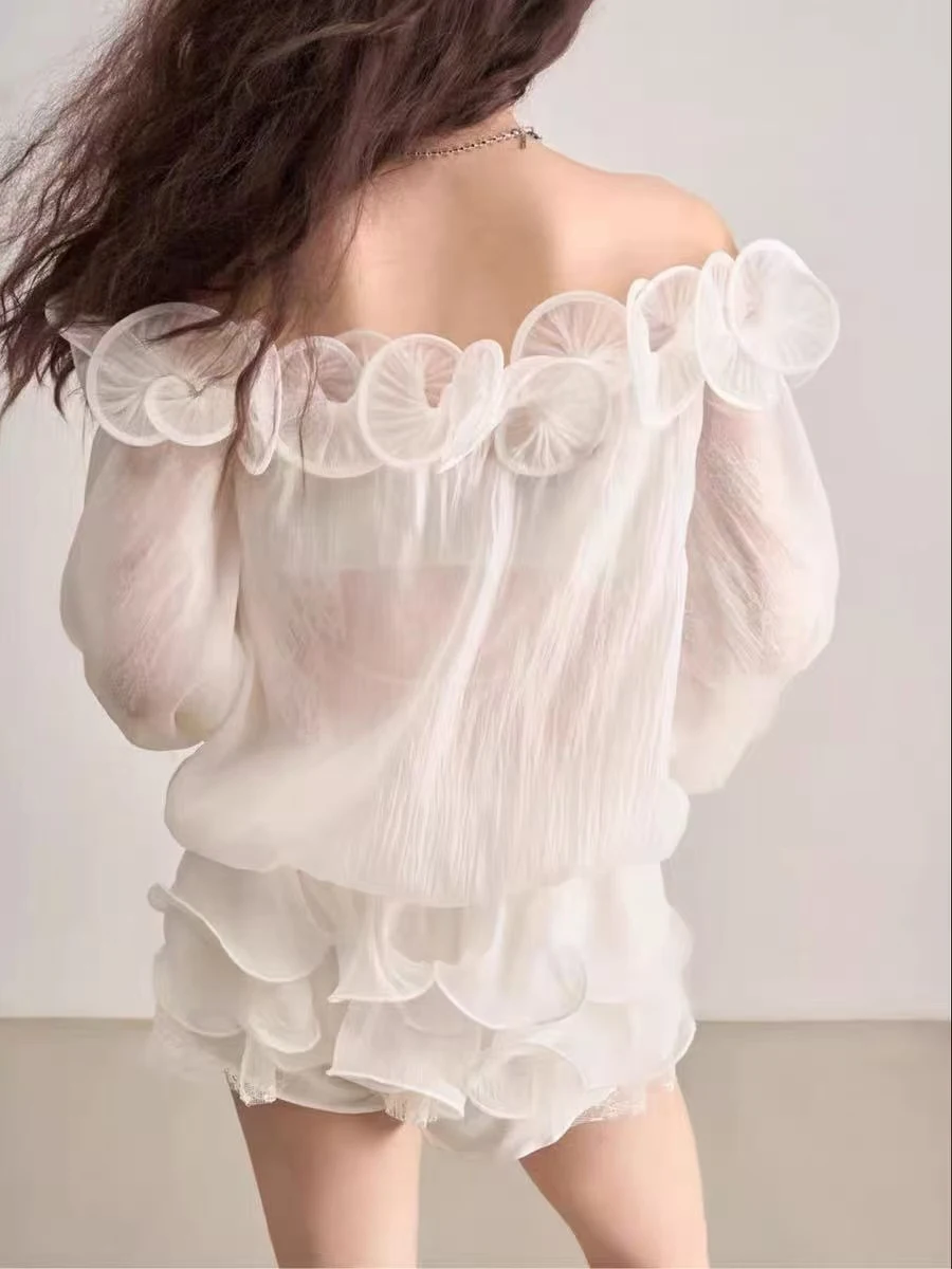 TWOTWINSTYLE Przezroczyste Sukienki Mini z Falbankami i Marszczeniami dla Kobiet Dekolt Hiszpanka Długie Rękawy Elegancka Sukienka Odzież Damska