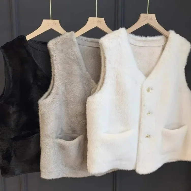 Fashionable Short Fur Vest 2026 Autumn Winter Trendy Water Rabbit Fur Jacket Polyester Fiber 100% Inner Wear Regular Length