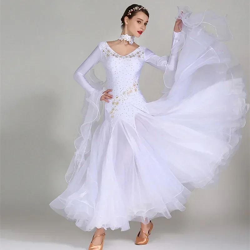 

White Ballroom Dress Long Sleeves Waltz Dresses For Ballroom Dancing Foxtrot Dance Dress Standard Ball Dress Sequins Dance Wear