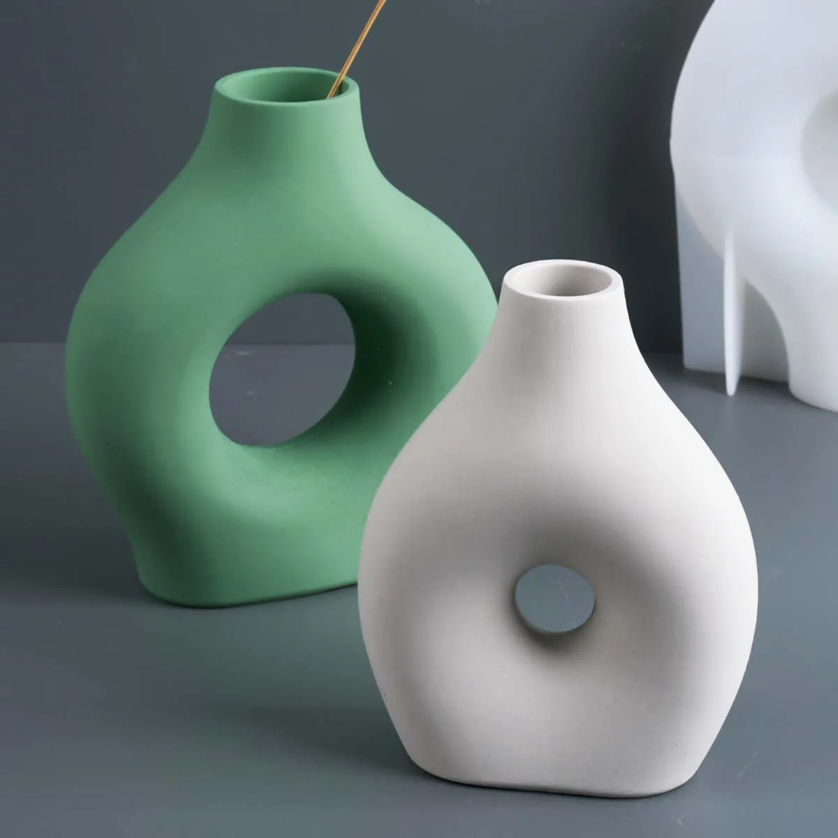 Nordic Style Vase Silicone Mold with Free Clips DIY Irregular Hollow Oval Flower Arrangement Concrete Gypsum Molds Home Decor