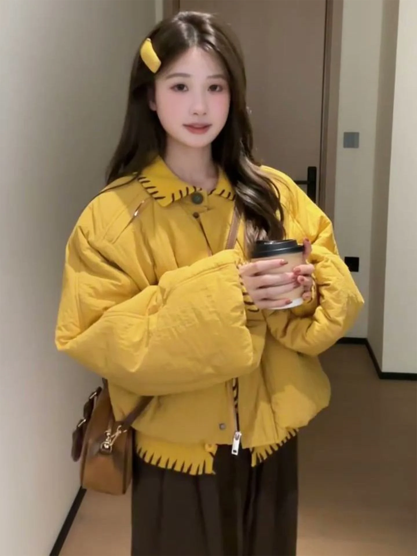 

Желтая короткая пуховая куртка для женщин, зимняя, в корейском стиле, свободного кроя, универсальная, теплая, объемная, с длинными рукавами, на молнии