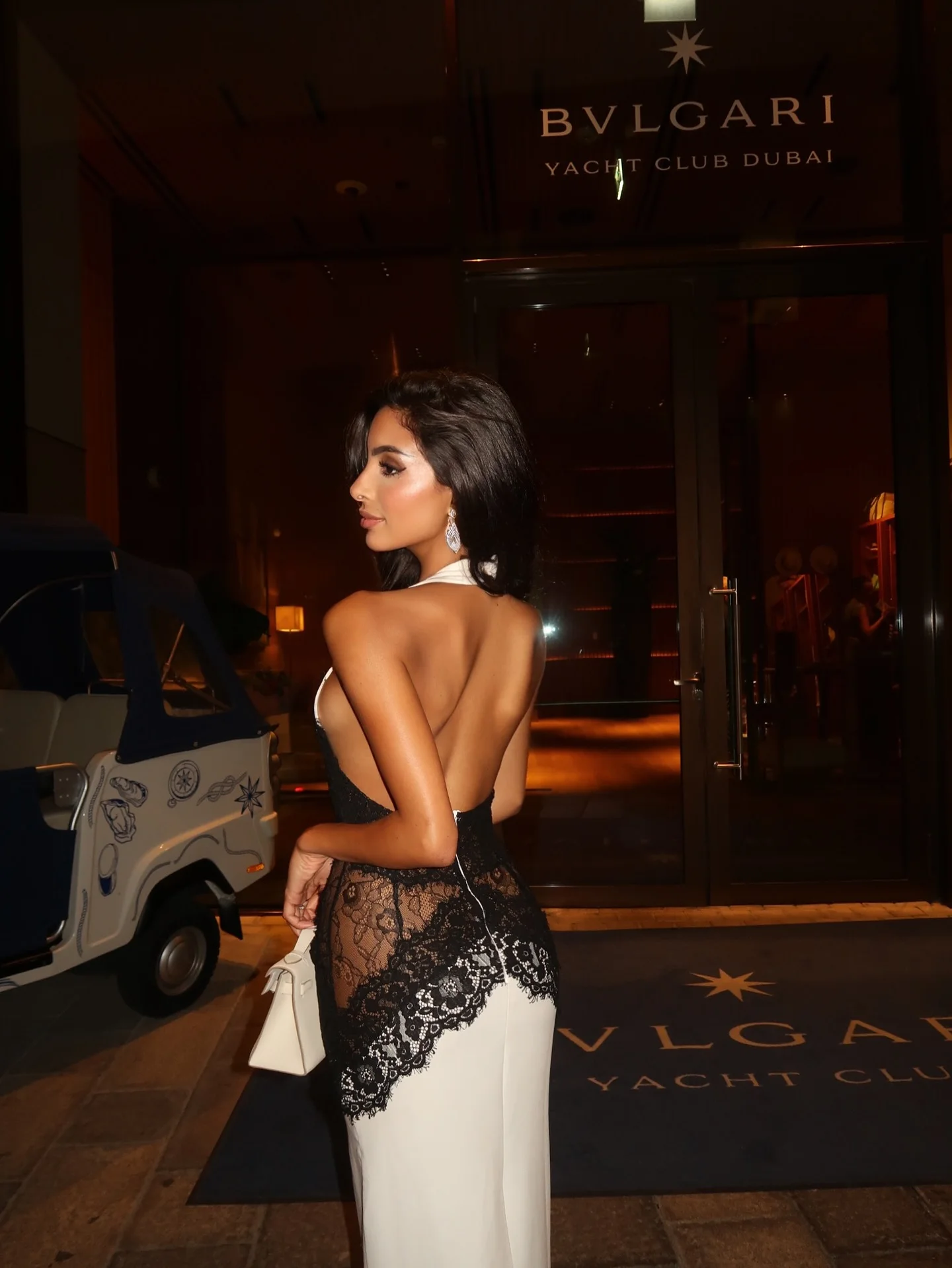 Sexy rückenfreies Spitzen-Maxikleid für Damen, figurbetontes Schwarz-Weiß-Kontrast-Abendkleid mit hohem Schlitz, formelles Party-Abschlussballkleid