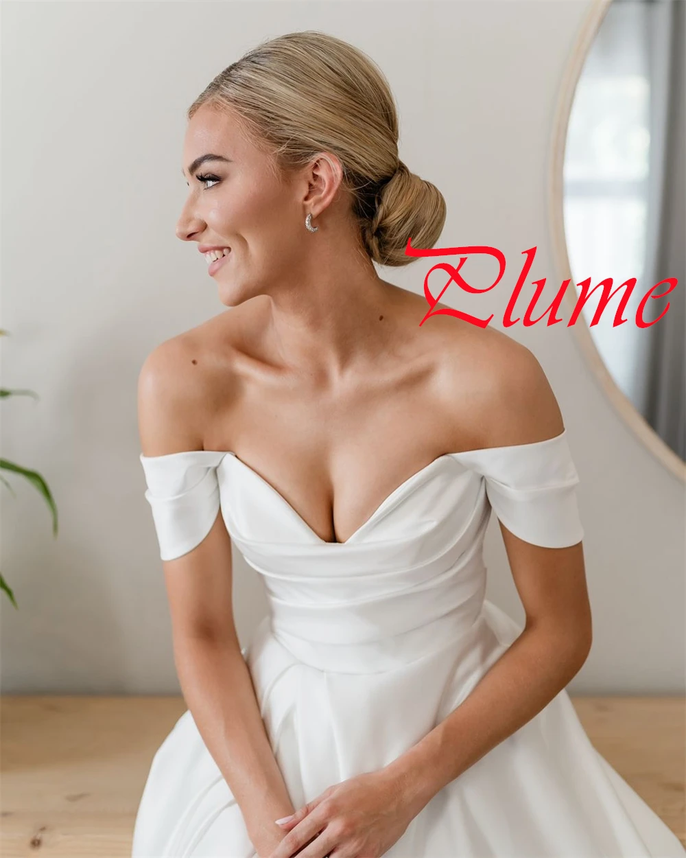Abiti da sposa in raso bianco squisito personalizzato Abito da sposa semplice senza spalline con spalle scoperte Abito da cappella con cerniera sul retro