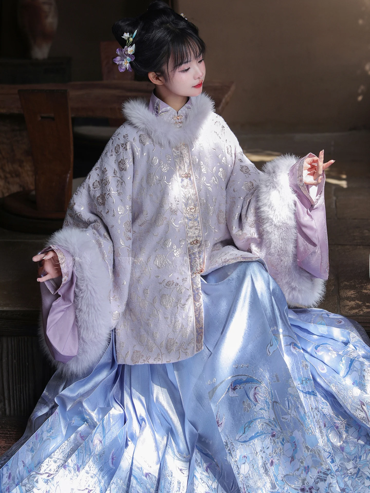 Original Ming Dynasty Zhang Jun Coat with Shoulder Slits Lined Hanfu Daily Wear Winter Women's Traditional Chinese Costume