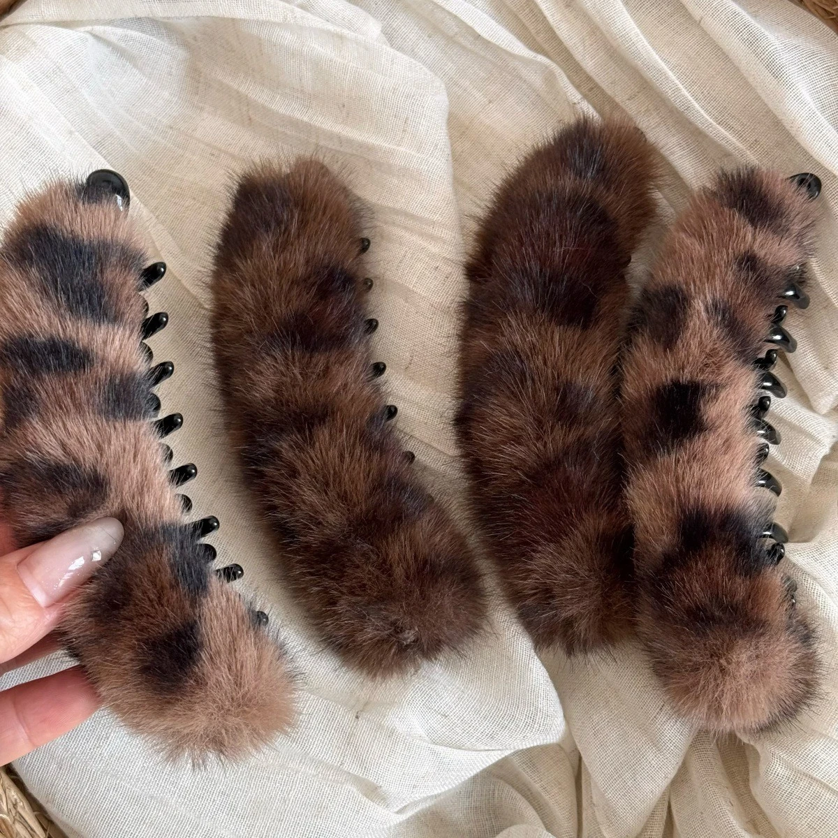 Autumn and Winter Plush Banana Clip Exquisite Twist Clip Back of The Head Leopard Print Half Tied Ponytail Clip Hair Accessories
