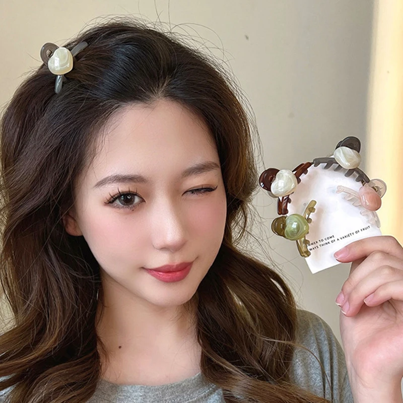 Kleine Haarspange aus Acryl mit Liebesherz-Motiv für Frauen und Mädchen, koreanische Haarspangen, niedliche Cartoon-Haarspangen, süße Haar-Accessoires