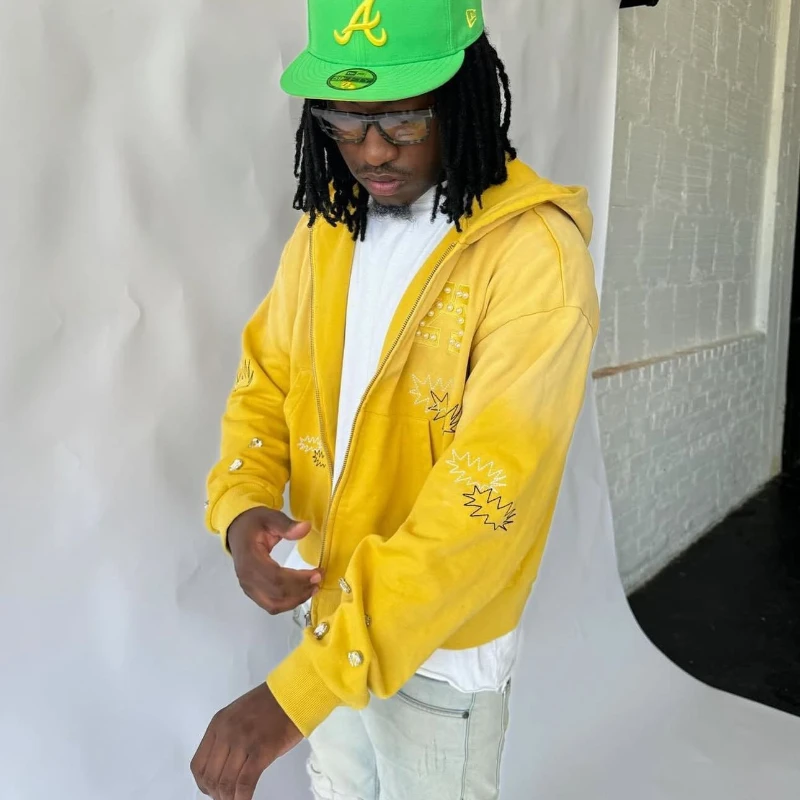 

Unisex hip-hop hoodie cardigan long sleeved top for men and women, diamond studded zipper closure jacket for quick access