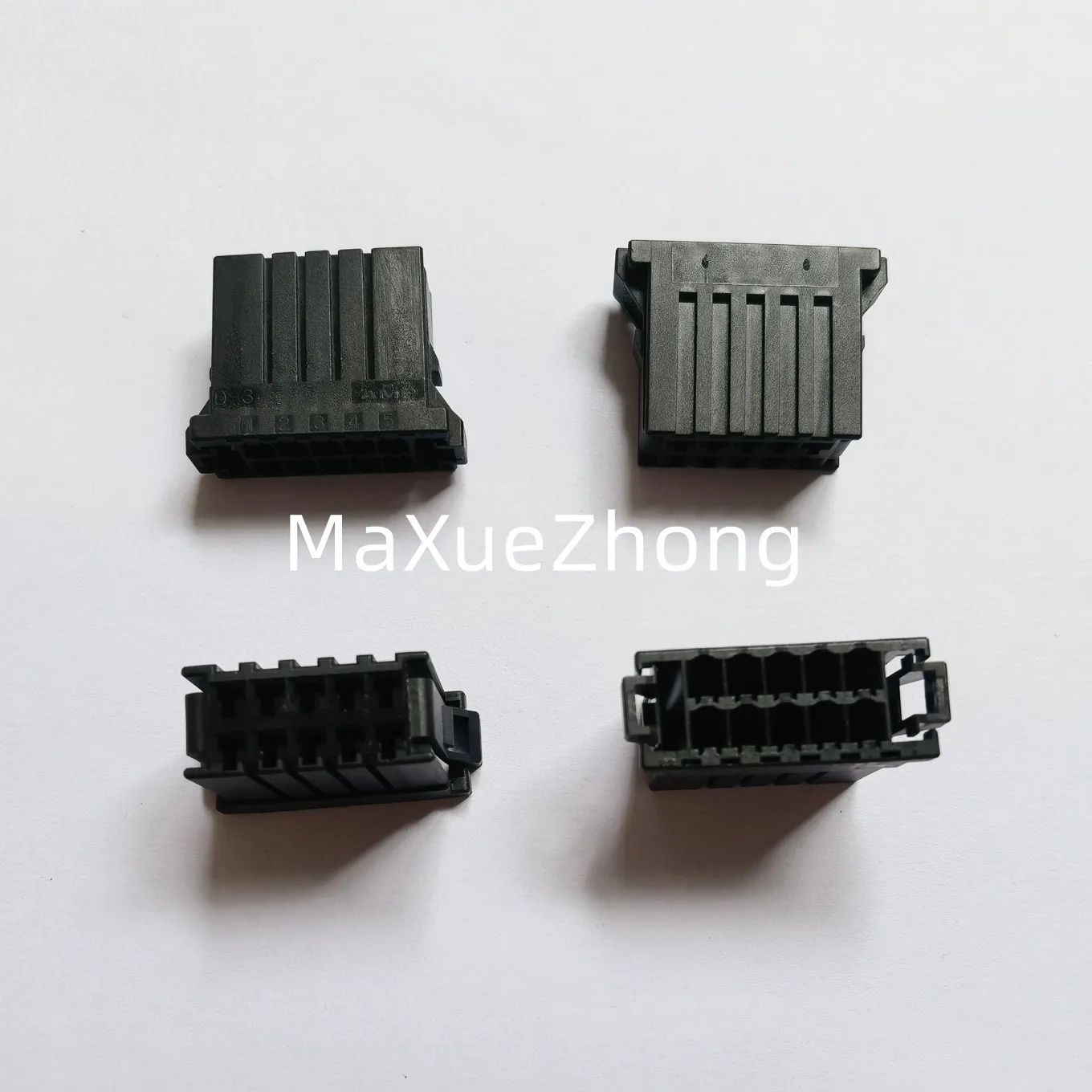 

Original new 100% D-3 10-hole 178289-5 black plug-in connector