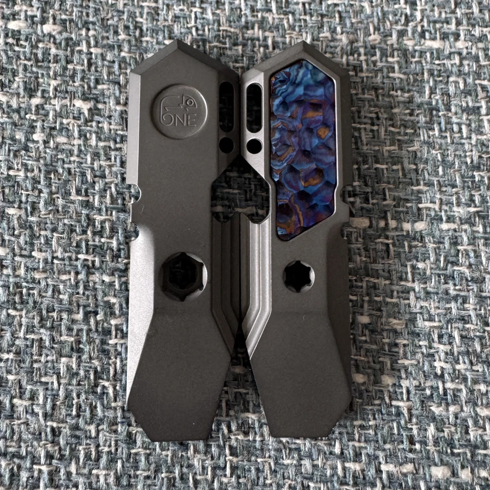 Picture 5: EDC Titanium alloy Titanium Damascus Mini Crowbar tools Hand Outdoor Camping Gear EDC Multifunction Tools Gift Collection
