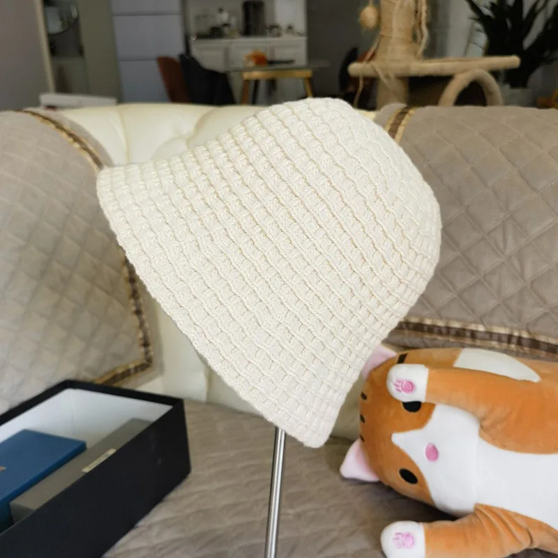 قبعة صياد السمك الجديدة ذات كتلة ألوان سميكة ودافئة منقوشة مع غطاء للوجه وتصميم التخسيس ناعم ومريح