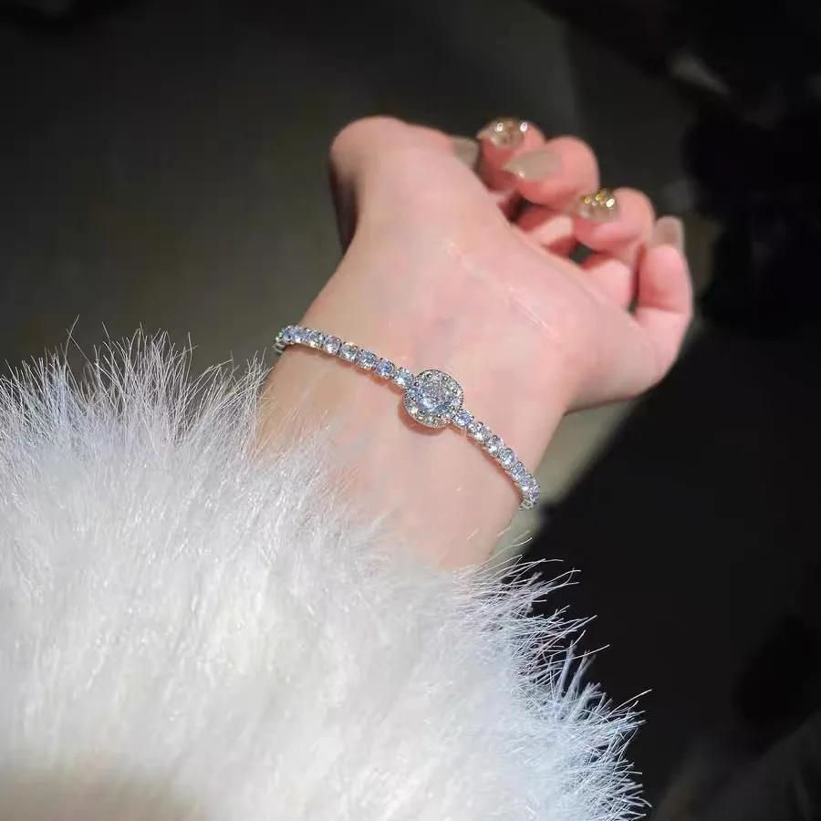 Exquisite micro inlaid zircon titanium steel bracelet for women, light luxury, niche, high-end, adjustable drawstring