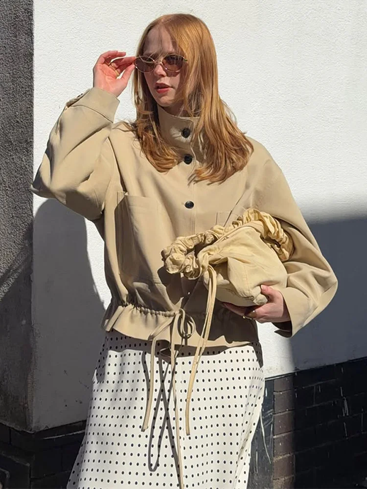 Stehkragen-Knopfjacke mit Kordelzug für Damen, Street-Style mit Epauletten, Langarm, Einreihig, Locker Geschnittene Jacke, Schicke Damenoberbekleidung, Neue Outerwear – Detail 9