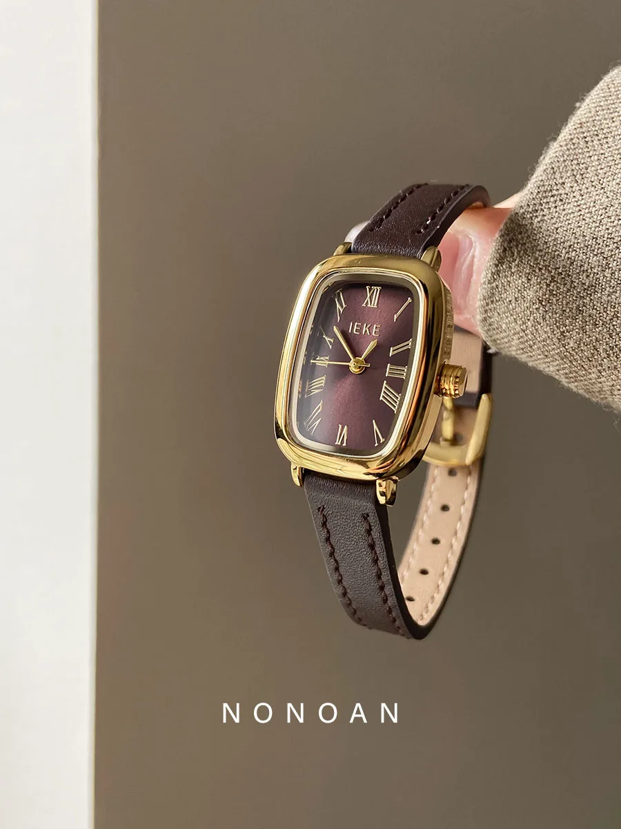 

Rectangular leather women's watch, fashionable and simple, elegant and luxurious quartz watch, high-quality women's watch.