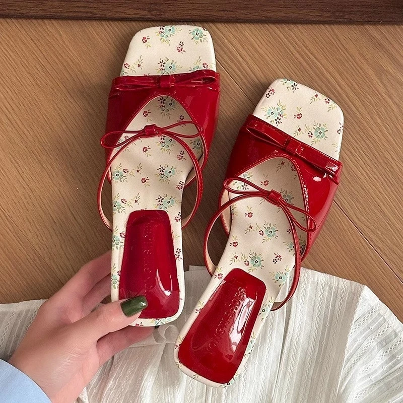 Sandalias de cuña para mujer 2026, nuevas, sin cordones, con punta cuadrada abierta, tacón medio, pantuflas, decoración de lazo rosa y flores, calzado cómodo de verano para mujer
