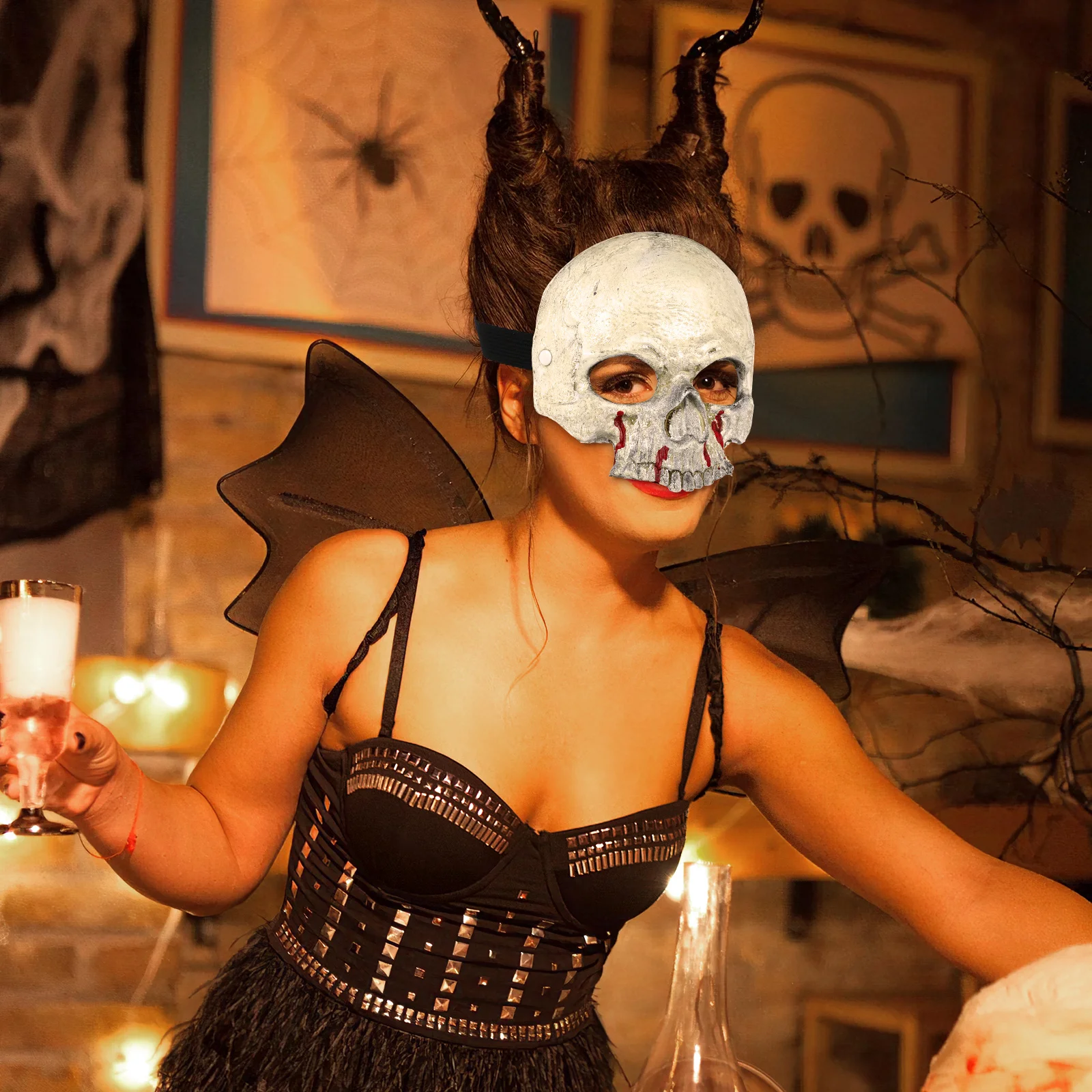 

Half Face Blood Pattern Skull Mask Halloween Costume PU Lightweight Scary Mask for Masquerade Festival Music Dance Performance