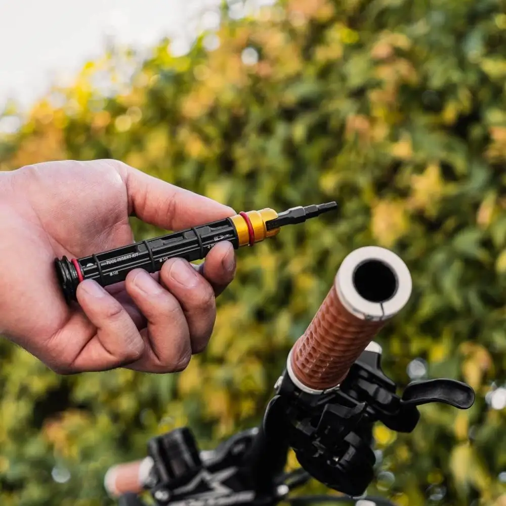 DUAL TUBELESS REPARATUR- UND WERKZEUGSET SCHWARZ – Detail 5