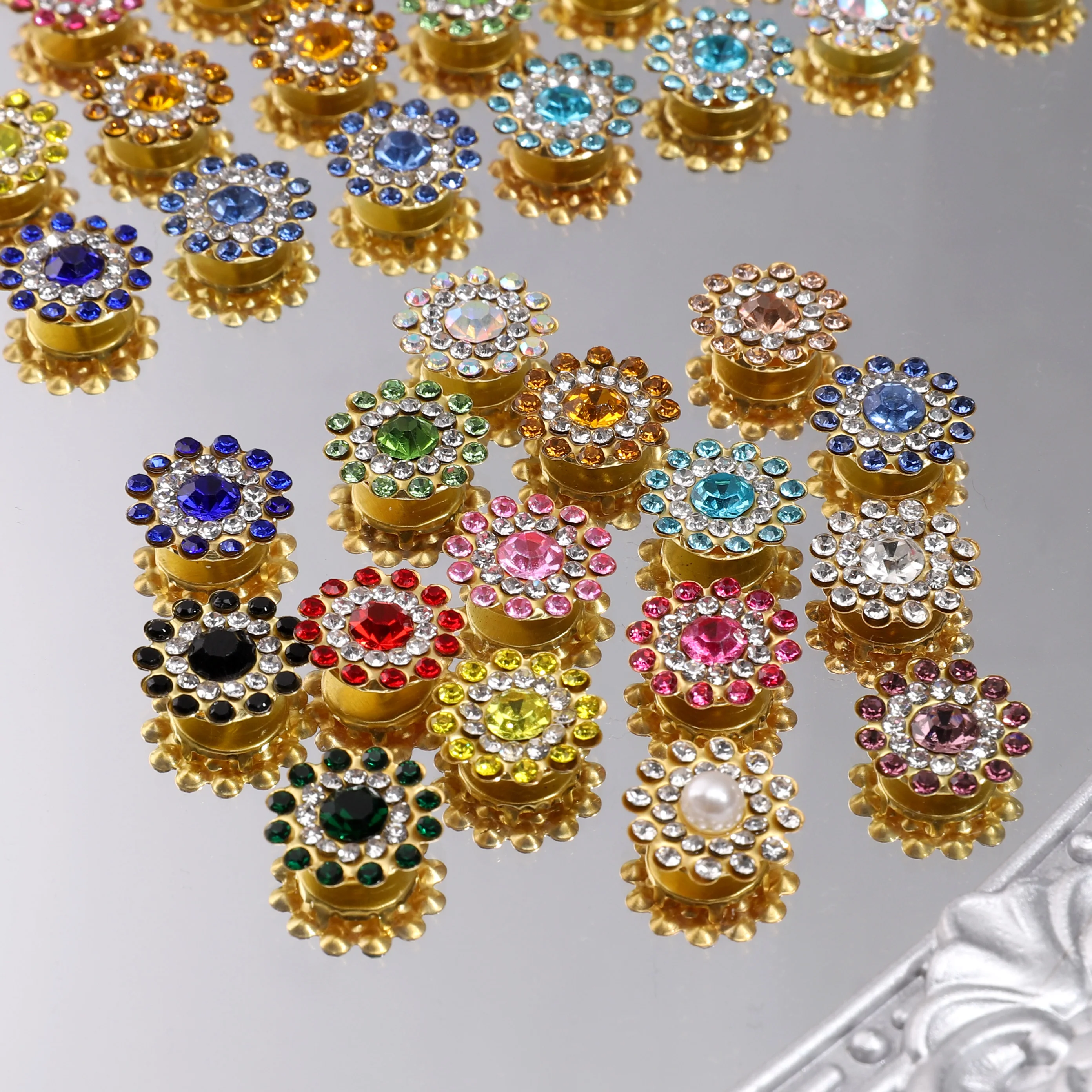 

14mm 10pcs Iron Sunflower Rhinestone Glass Buttons for Hand-Stitched Round Face Plate Drill Buckle Handmade DIY Accessories