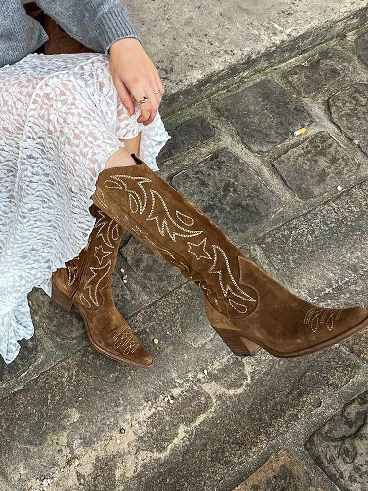 

Ковбойские сапоги в стиле вестерн с вышивкой в стиле ретро, модные ботинки с острым носком и боковой молнией, универсальные утягивающие рыцарские сапоги, женские модные