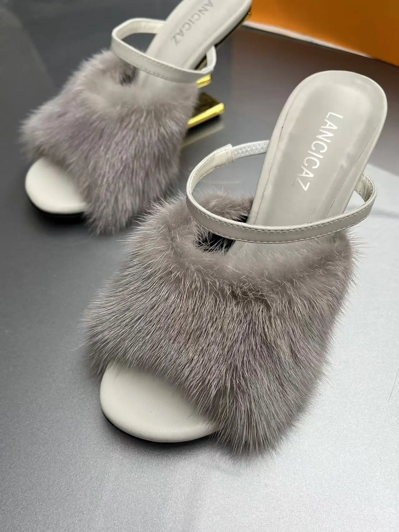 European and American style mink fur leather high heels, women's slim heels, new fish mouth sandals, women's fur slippers