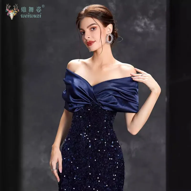 Robes de soirée de cocktail élégantes en satin bleu profond à un col avec paillettes, robes de soirée sirène coupe ajustée et épaules dénudées