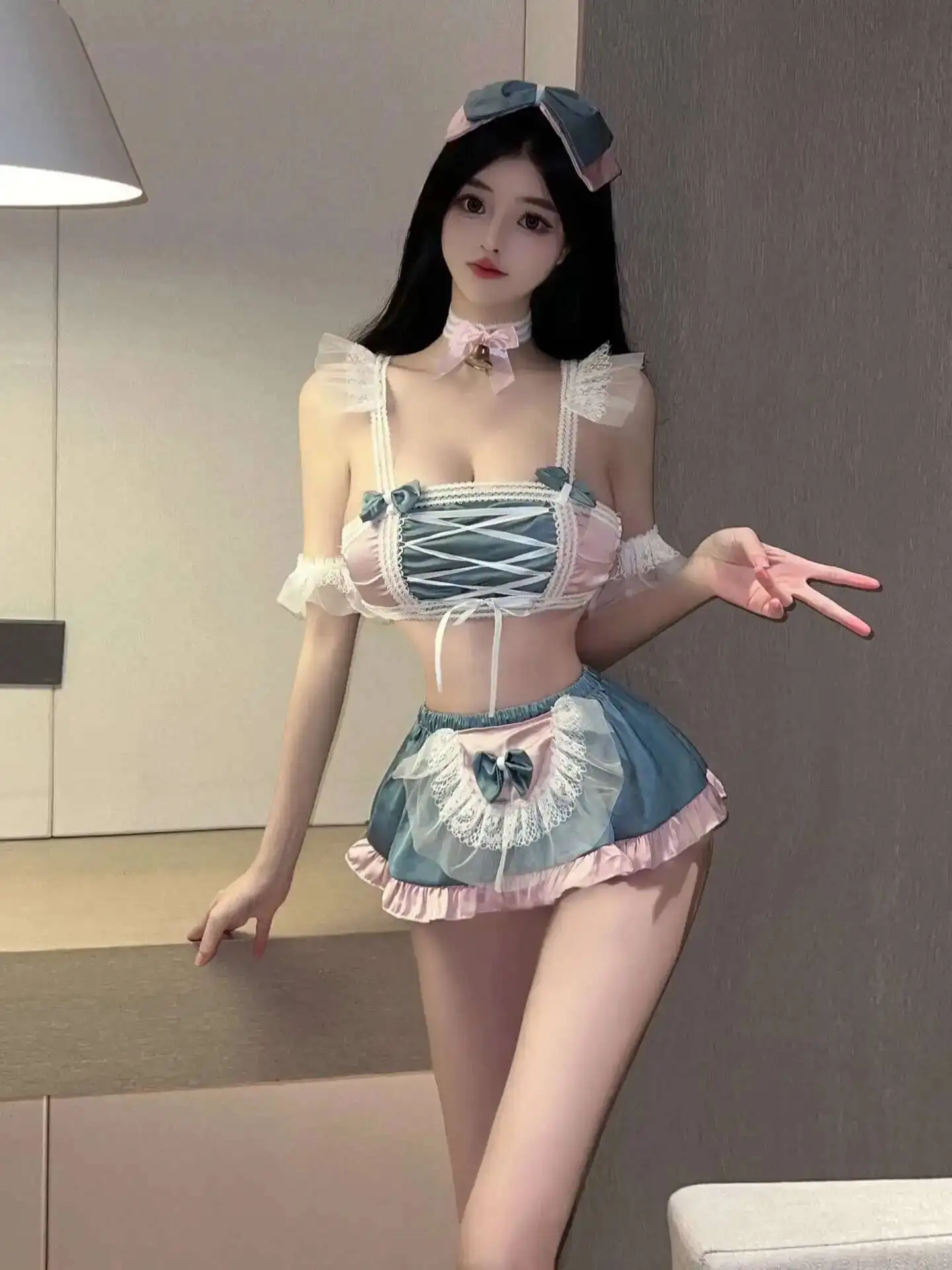 Sexy empregada roleplay uniforme tentação macio doce saia define sem costas profundo v suspensórios sem mangas canguru bolsa saia conjuntos pt0i
