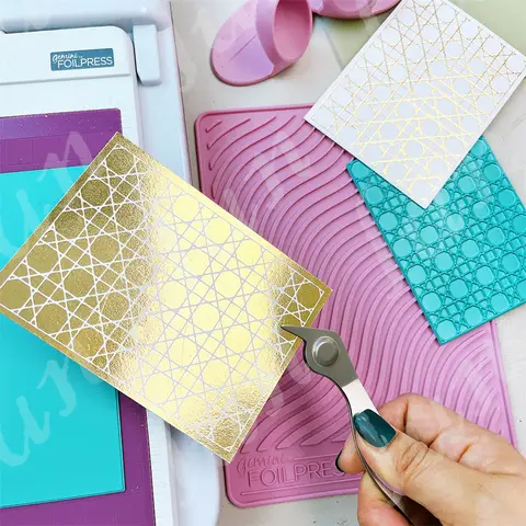 पुन: प्रयोज्य धातु DIY शिल्प बड़े आयताकार गर्म पन्नी प्लेटें एम्बॉसिंग पेपर कार्ड फोटो एल्बम उपहार सजावट 2023 में नया उत्पाद 10 best sales गर्म पन्नी प्लेटें - №2