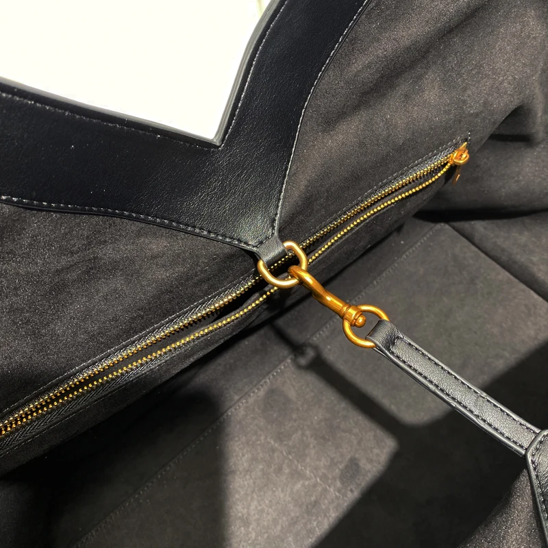 Custom Initials Oversize Tote Bags For Women Luxury Designer Handbags Purses 2025 New In PU Large Capacity Top Underarm Shoulder view 6