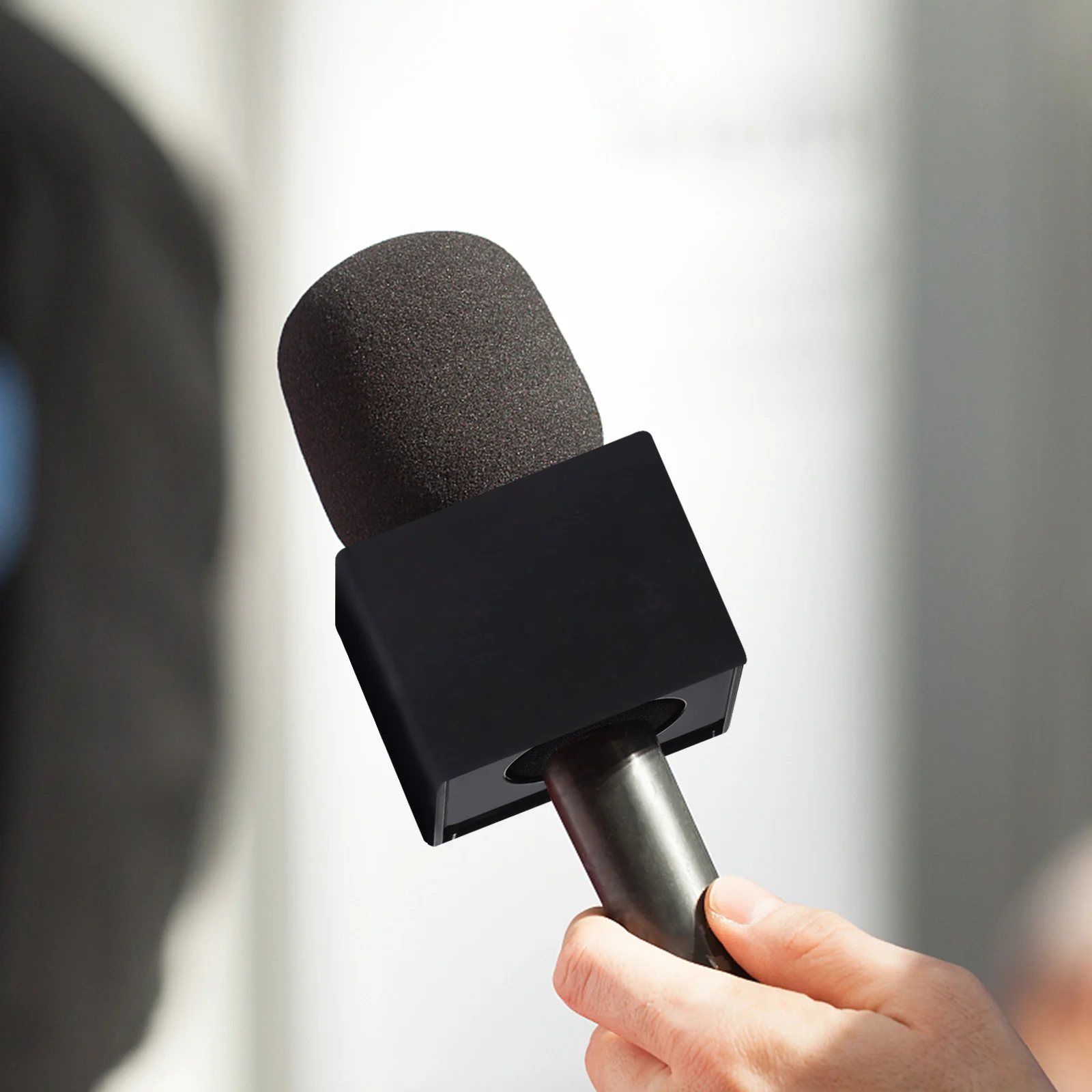 

1 Set Abs Triangular Mic Interview Logo Flag Station Durable Lightweight Microphone Decors Dj Apparatus Additions