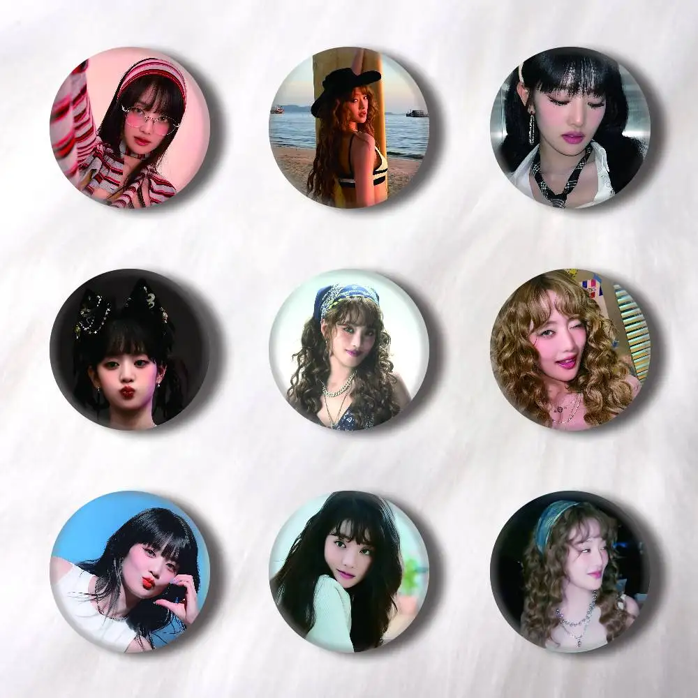 Singer M-Minnie Creative Round Button Badges Cute Pin Brooch for Backpack Clothes Lapel Jewelry Accessories Friends Gift