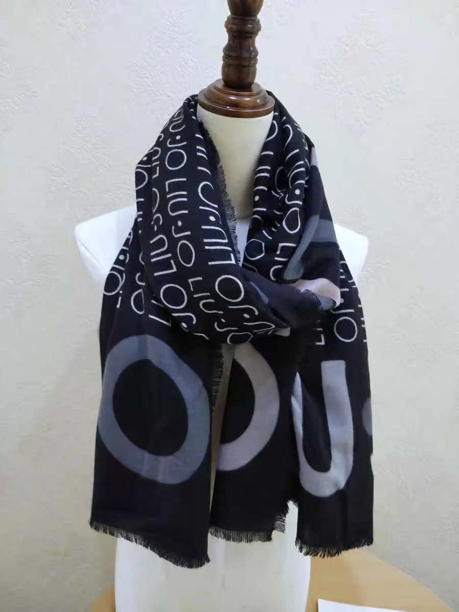 Foreign trade original single Italian fashion new letter black long shawl scarf