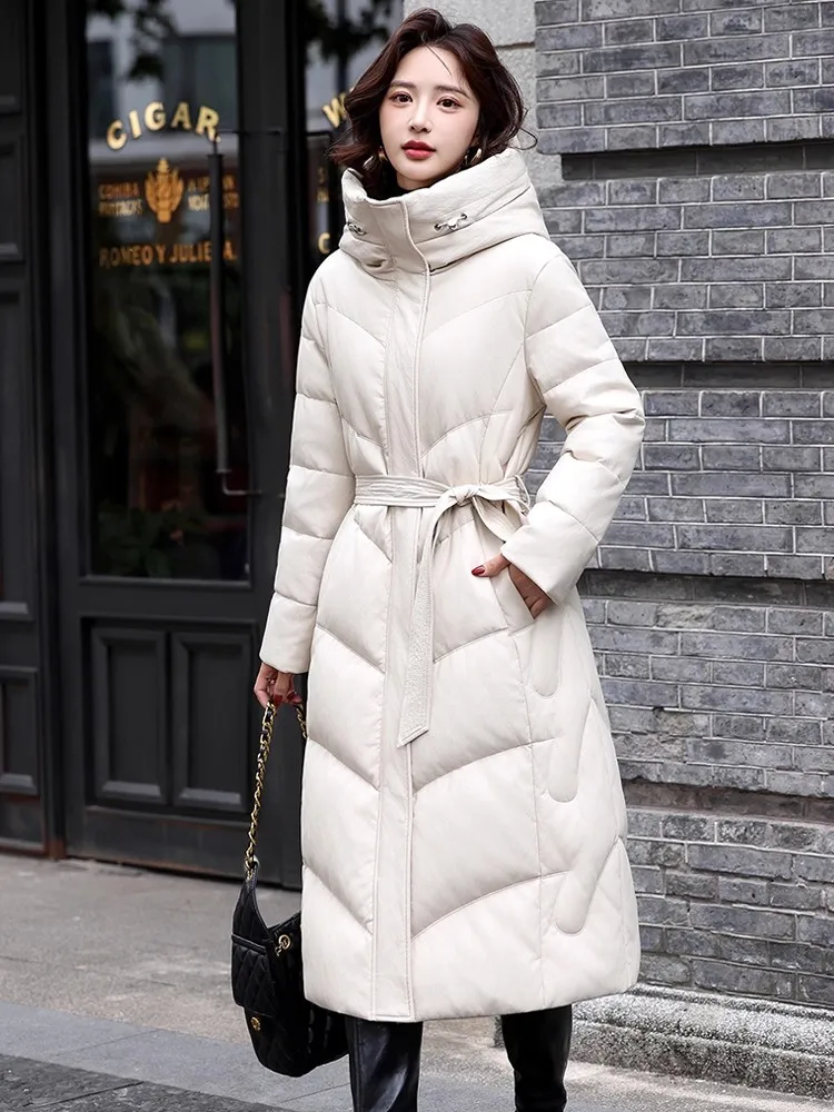 جديد إمرأة مقنعين انقسام الجلود أسفل معطف الشتاء موضة الخصر النحيف مع حزام سترة جلدية طويلة عادية الدافئة أسفل معطف الإناث