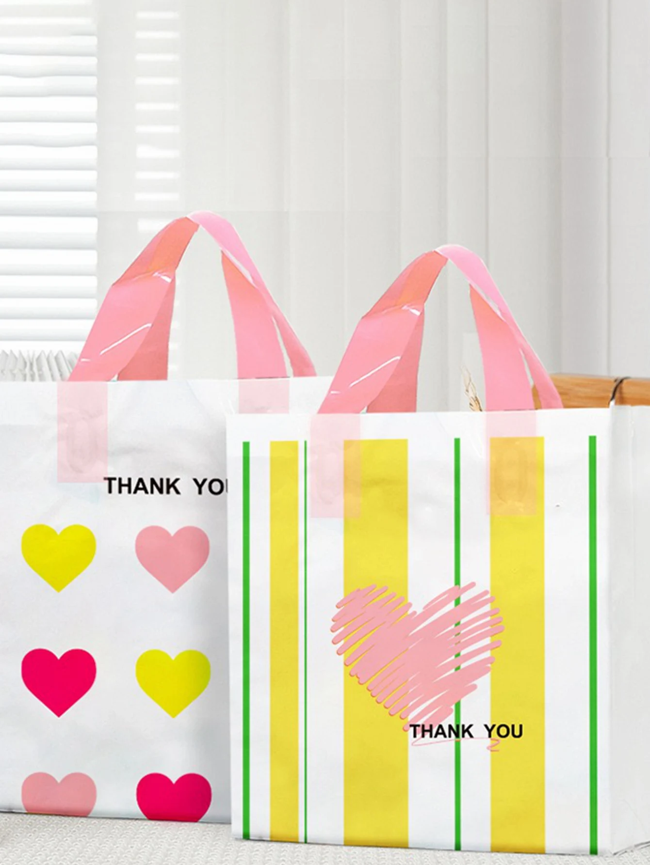 10pcs 9.84 * * 3.15 * 11.81inch Thank You Gift Plastic Tote Bag, Love Design Vertical Stripe Clothing Gift Shopping Bags