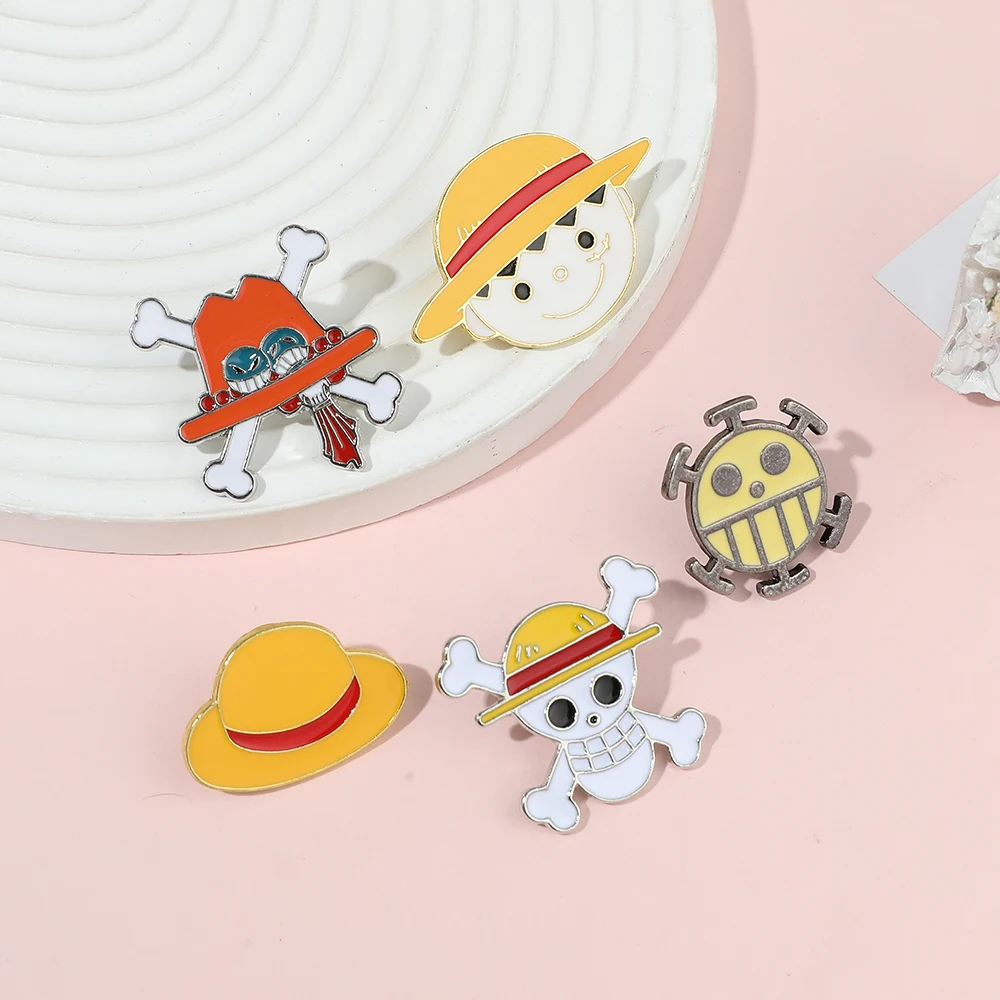 5 Pcs Cartoon Monkey D. Luffy Brooch Creative Skull Enamel Pin Backpack Clothing Jewelry Metal Badge Accessories Gift for Friend view 3
