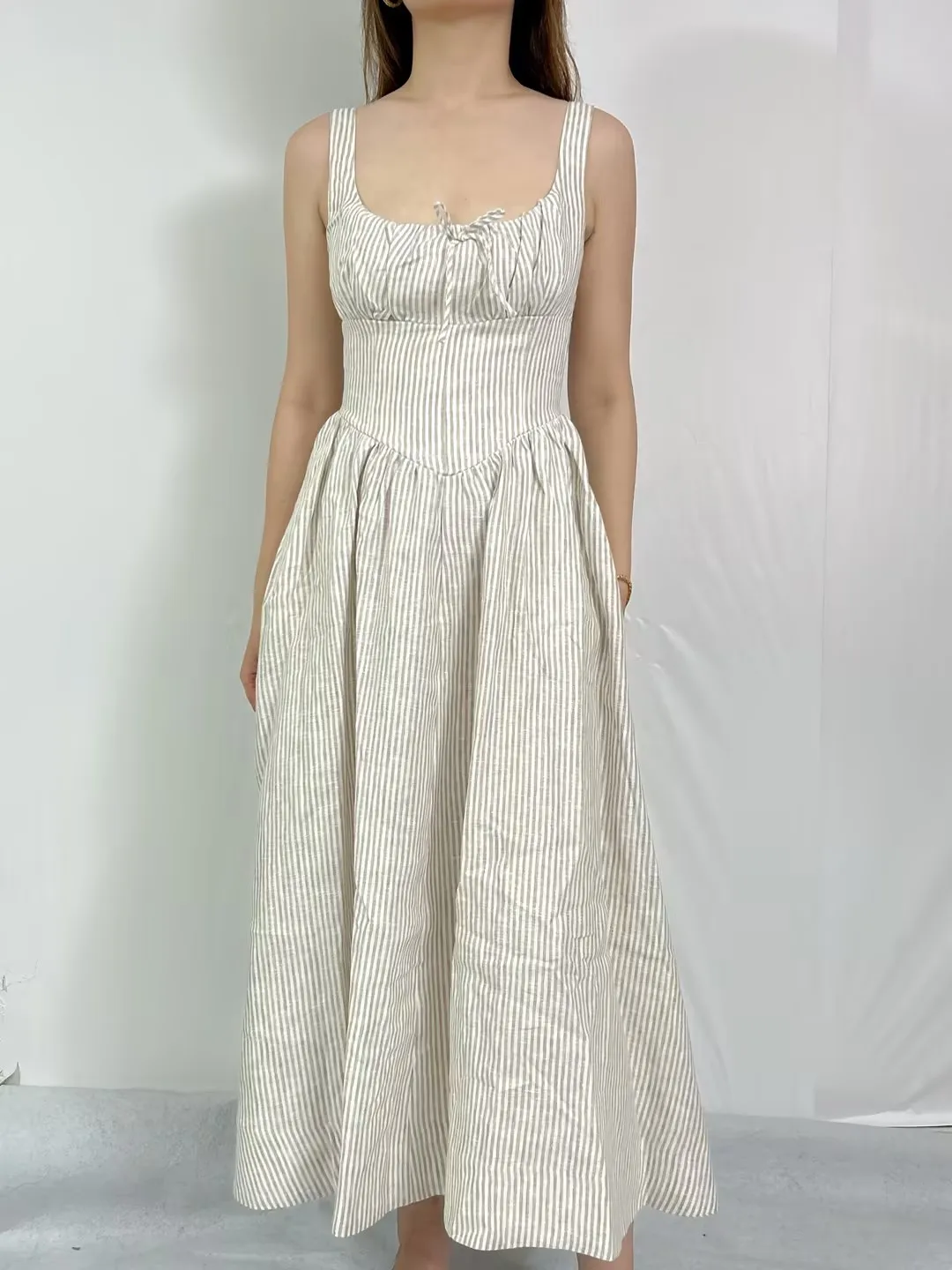 Reformation Balia Dress in Sandy Stripe: The Ultimate Guide for Effortless Summer Style Reformation Balia Dress in Sandy Stripe: The Ultimate Guide for Effortless Summer Style
