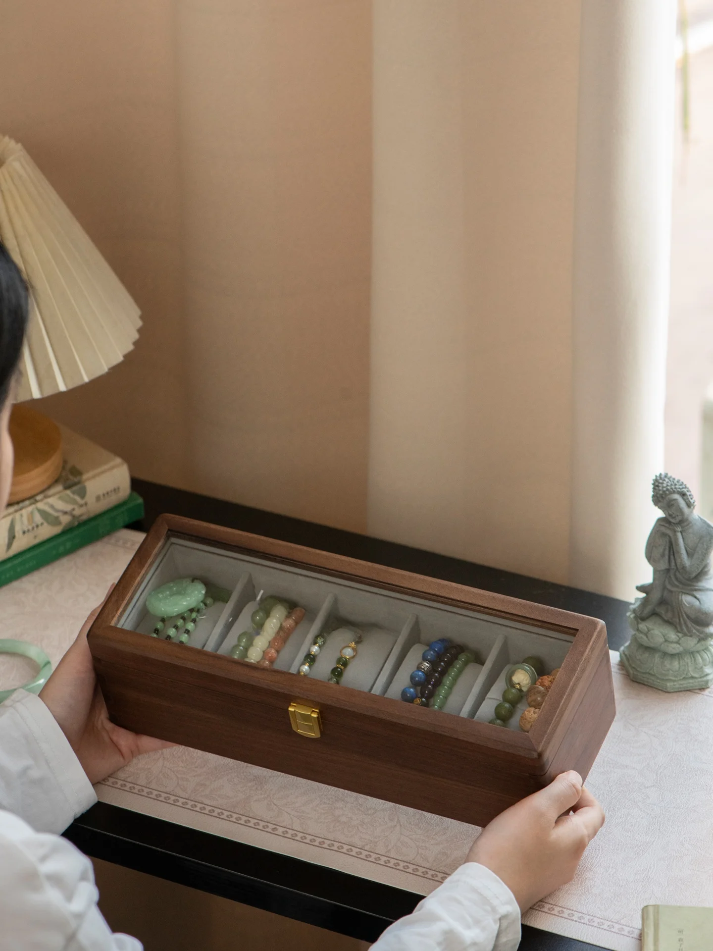 

Элитная шкатулка для хранения украшений из черного ореха с хрустальными бусинами, винтажный настольный органайзер ручной работы для браслетов и серег