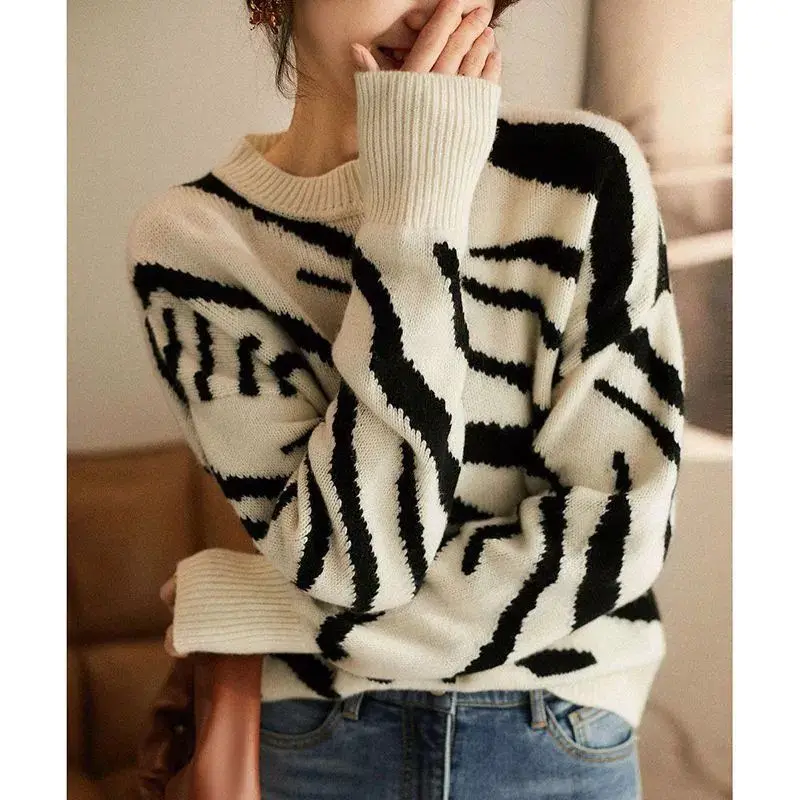 Fashion Loose Round Neck Zebra Pattern Sweaters Korean Casual Autumn Winter New Long Sleeve Knitted Jumpers Women\'s Clothing