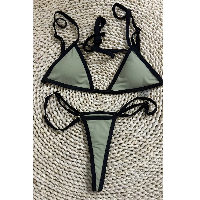 

The 2025 summer new bikini set features a fashionable and spicy girl style with a sexy tie and two pieces