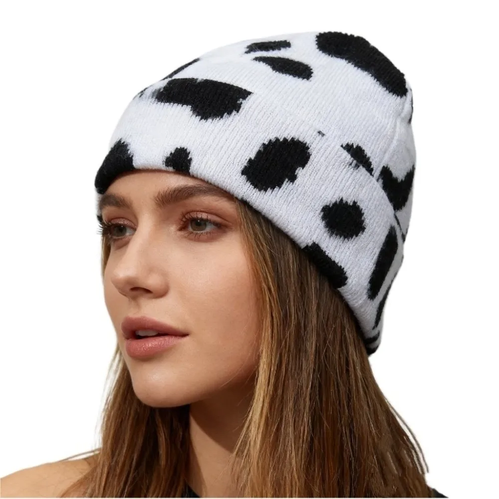 Fashion Thickened Cow Pattern Knitted Hat Ear Protection Elastic Pullover Hat Windproof Coldproof Winter Beanie Hat Skiing