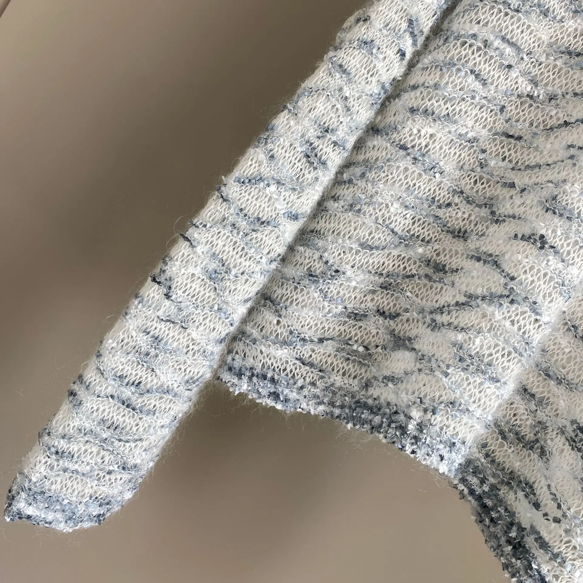 

Women's 2025 Autumn and Winter New Round Neck Sequin Mauhair Blended Knitted Sweater