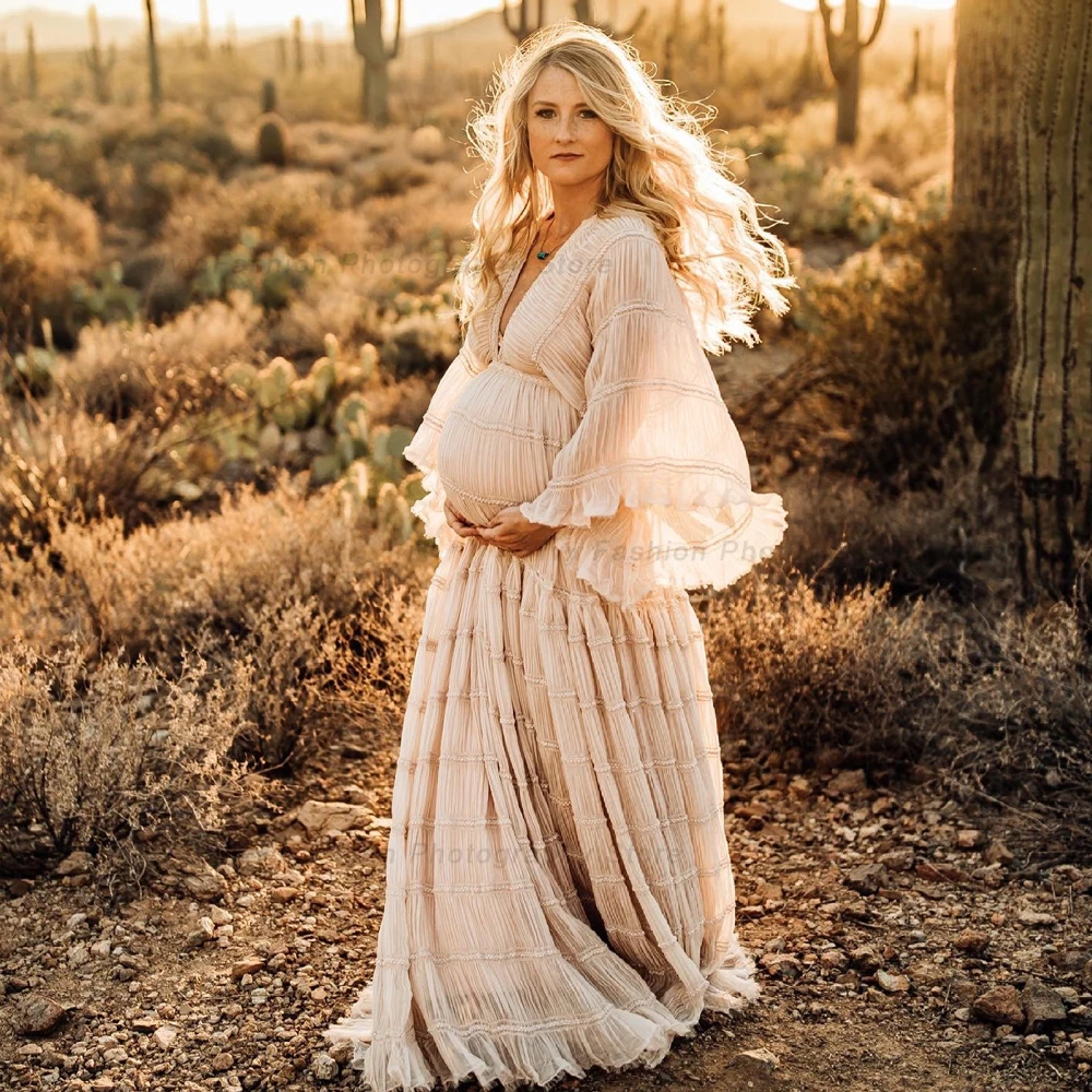 Vestido de fotografía de maternidad elegante de gasa plisada de manga larga con cuello en V y estilo bohemio para sesión de fotos del embarazo