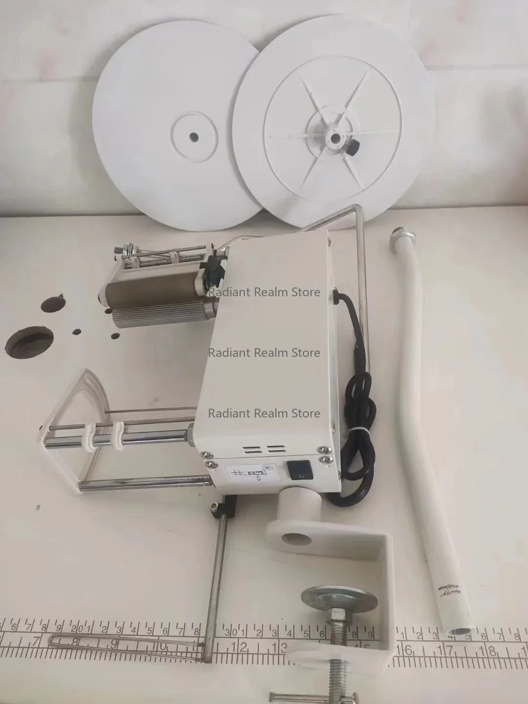 Sewing machine belt feeding elastic belt feeding machine, sewing machine loose strip machine, lace webbing machine