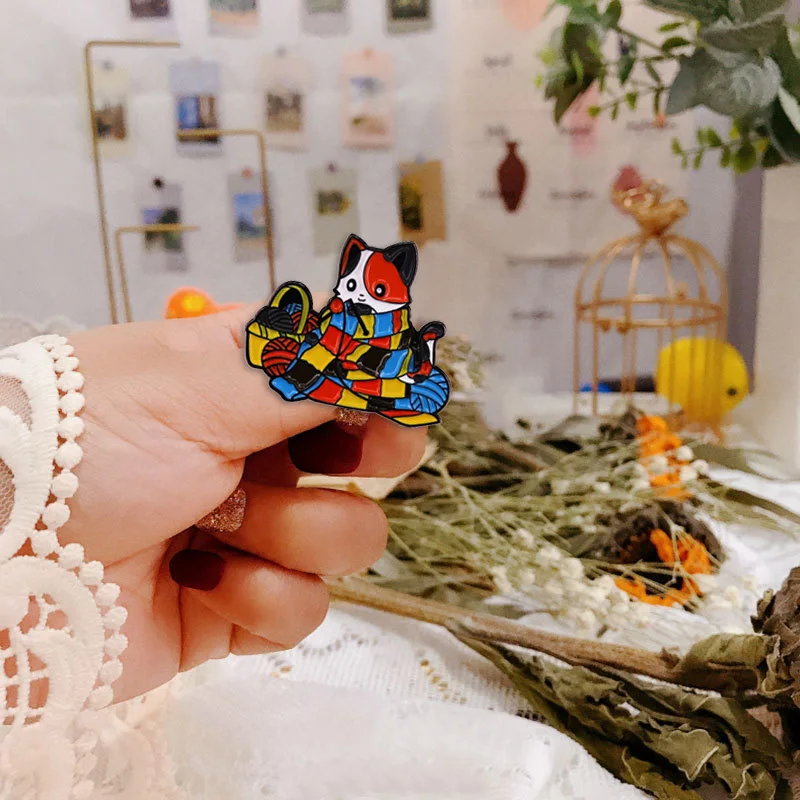 Fashion Knit Badge Yarn Art Enamel Pin Women\'s Brooch Sweater Shirt Coat Backpack Pin Cute Stuff Jewelry Accessories